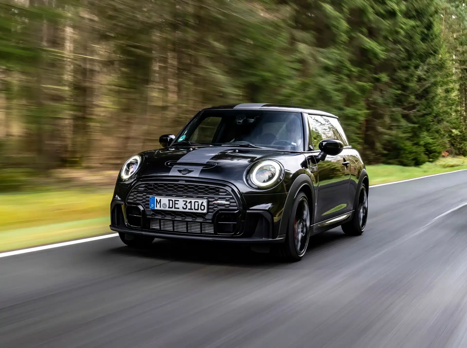 L’ultima MINI JCW manuale è un pezzo da non perdere