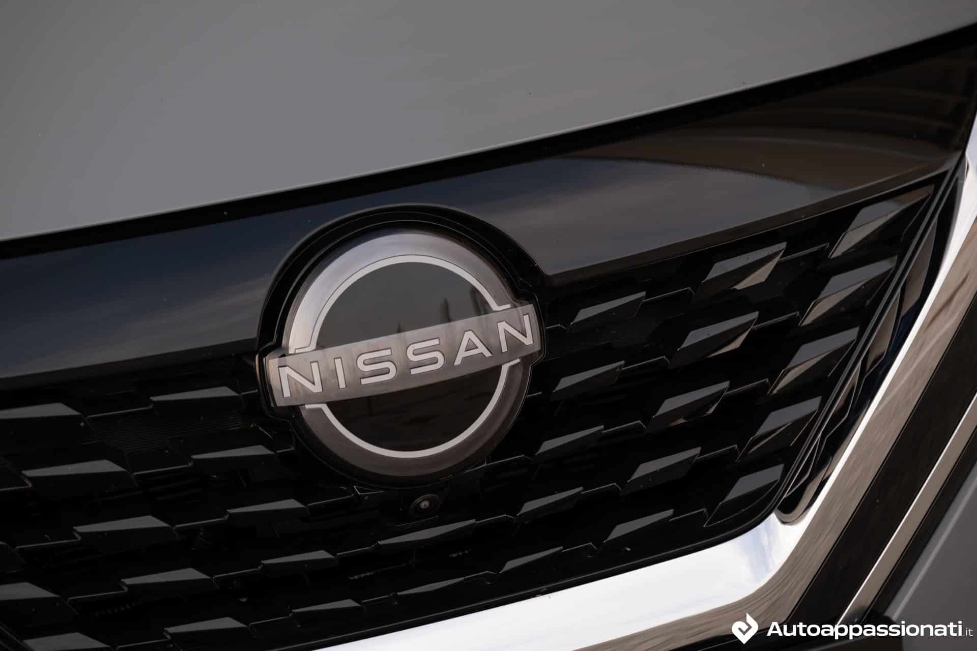 Nissan, arriva un messaggio choc: 14 mesi per sopravvivere