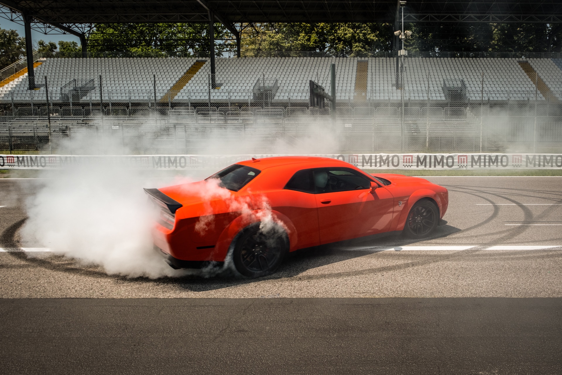 Dodge Challenger Hellcat Widebody Jailbreak donut