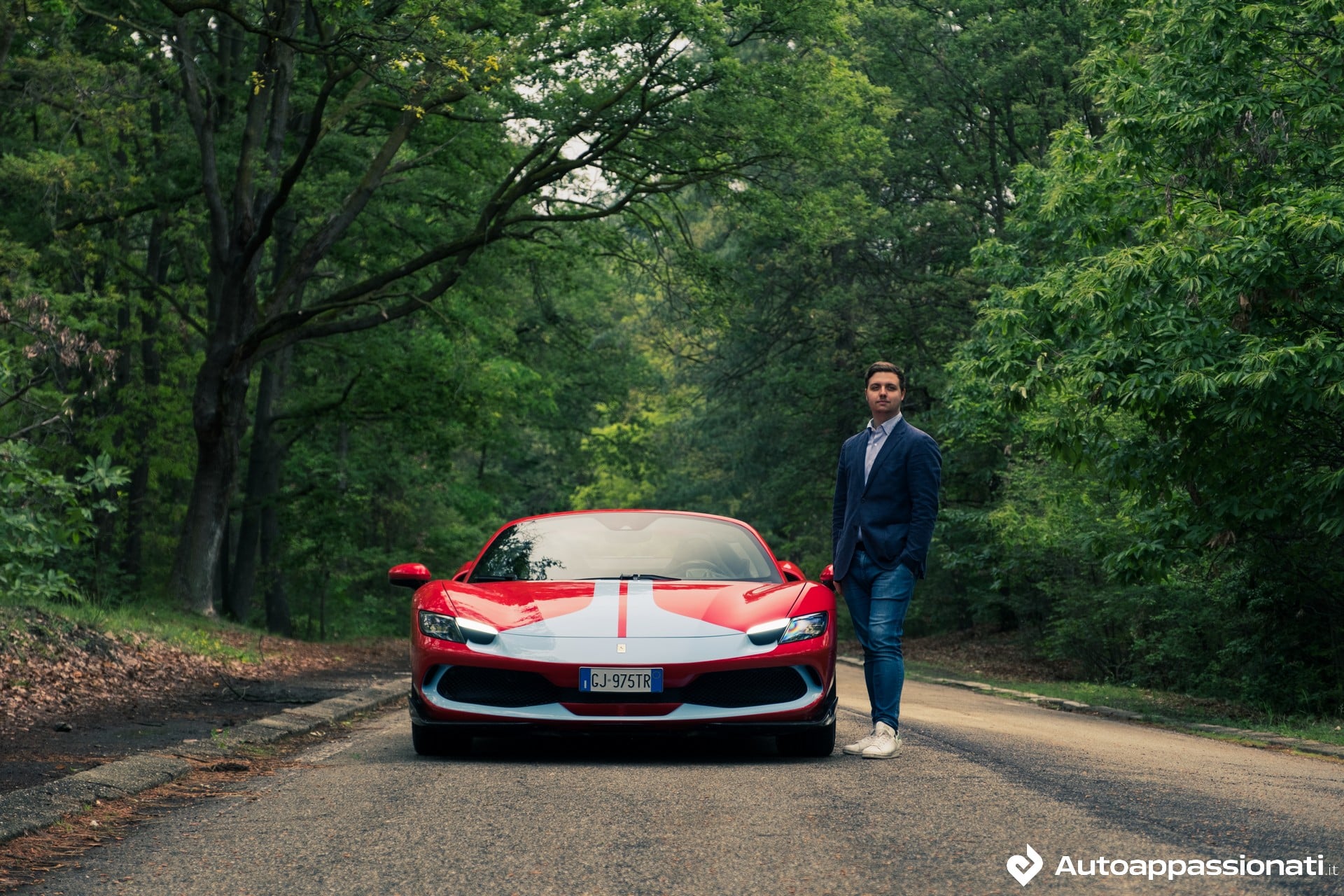 prova su strada ferrari 296 gts