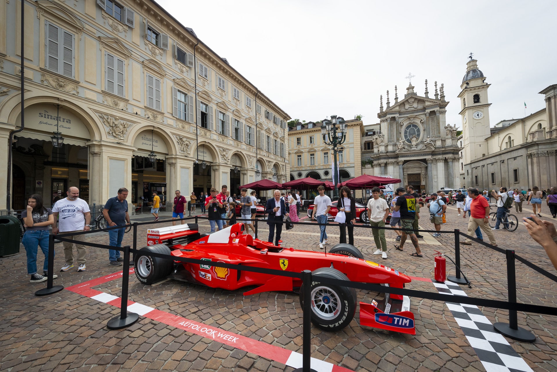 Autolook Week 2023 torino Ferrari PIazza San Carlo