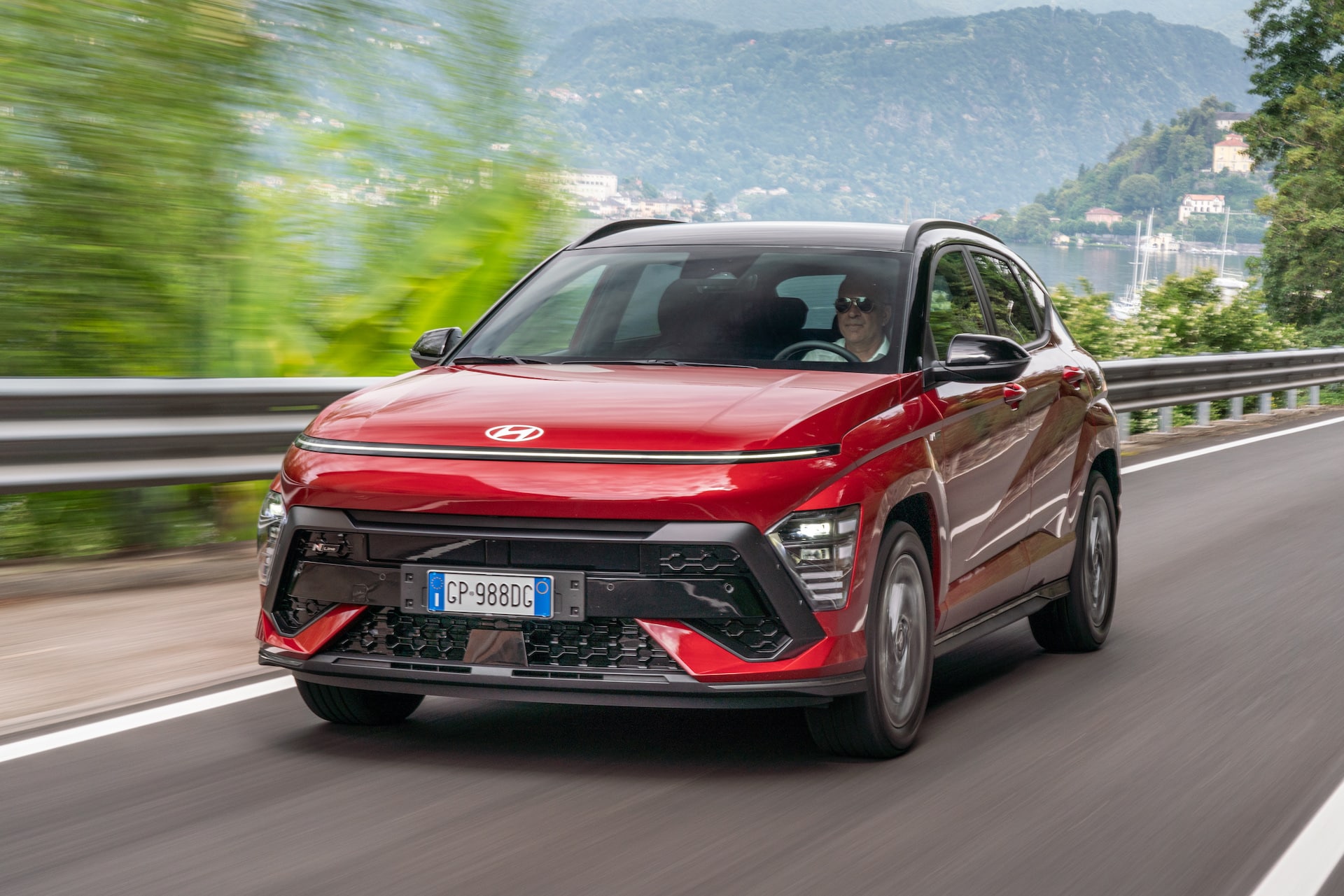 Hyundai Kona 2023: prezzo, interni, ibrida, prova in anteprima