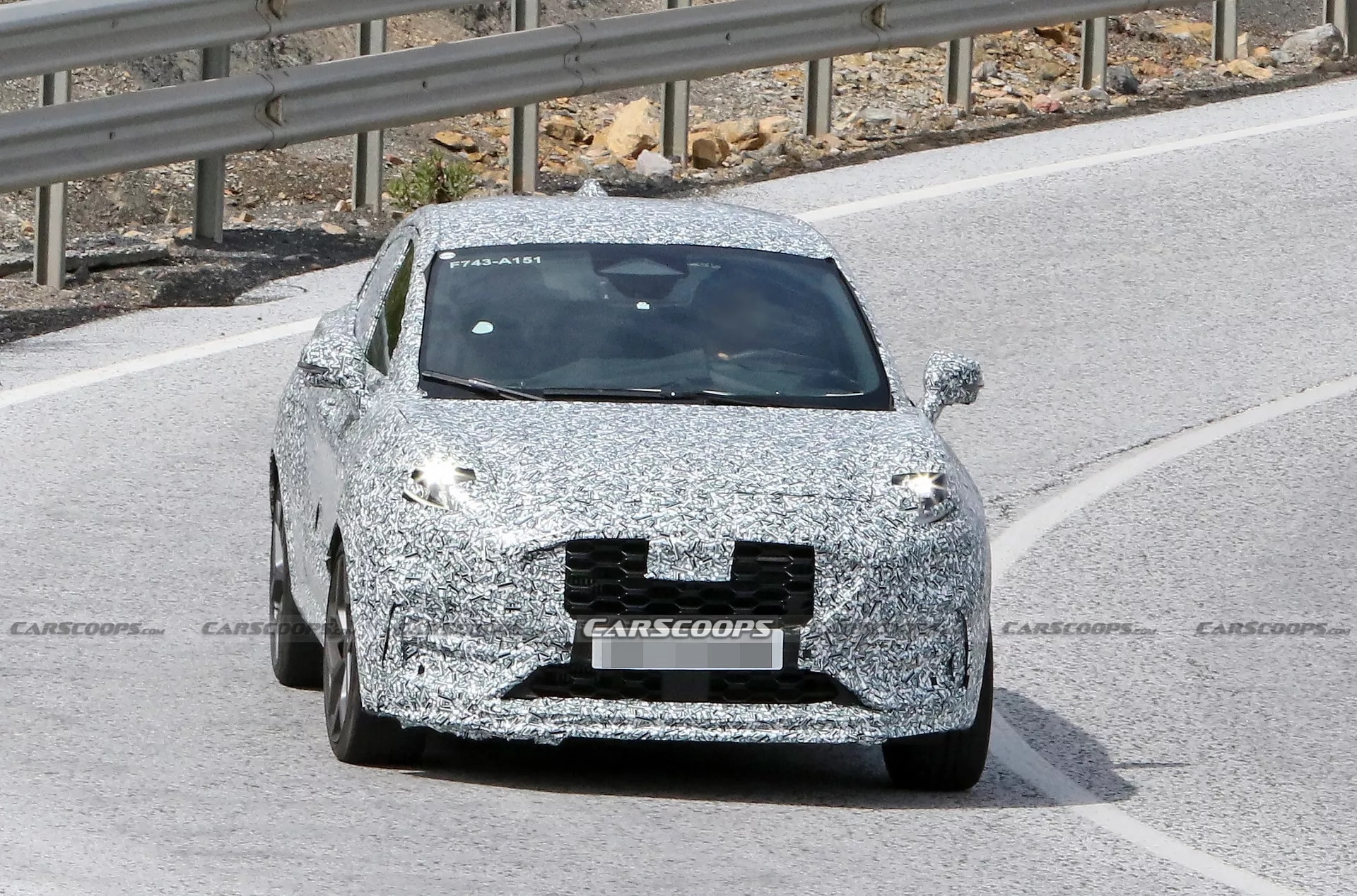 Ford Puma 2024: prime foto spia, cosa c’è di nuovo