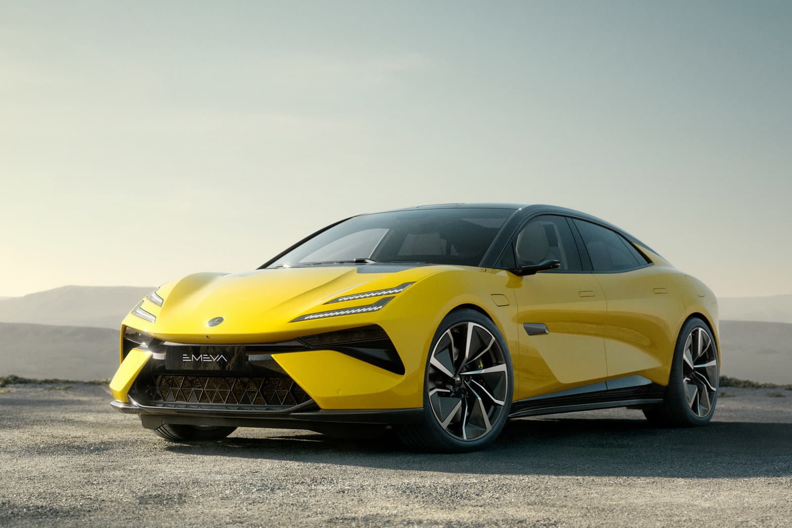 Lotus Emeya: dimensioni, interni, motori, quando esce