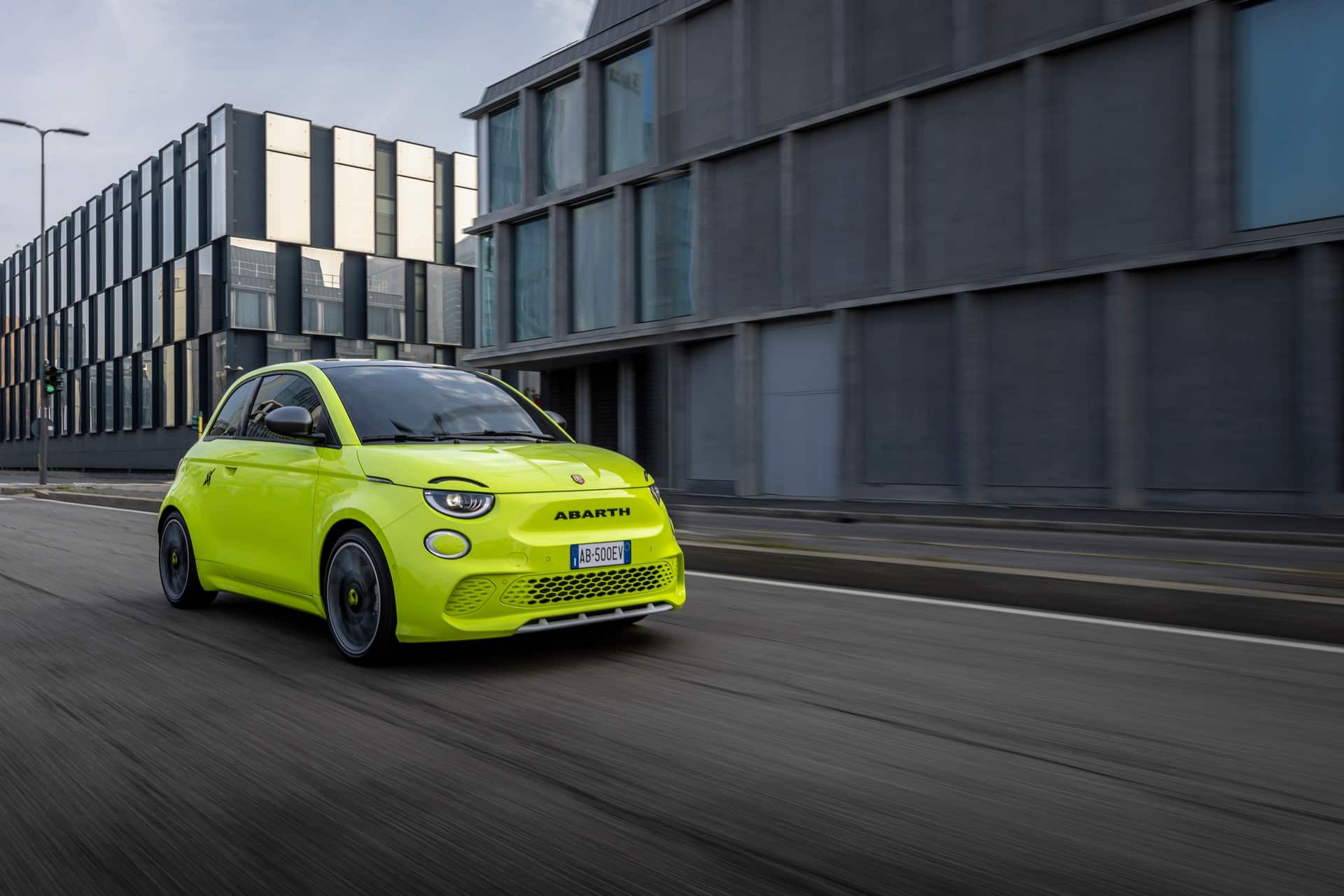 Abarth 500e premiata dagli appassionati tedeschi con il premio Autonis