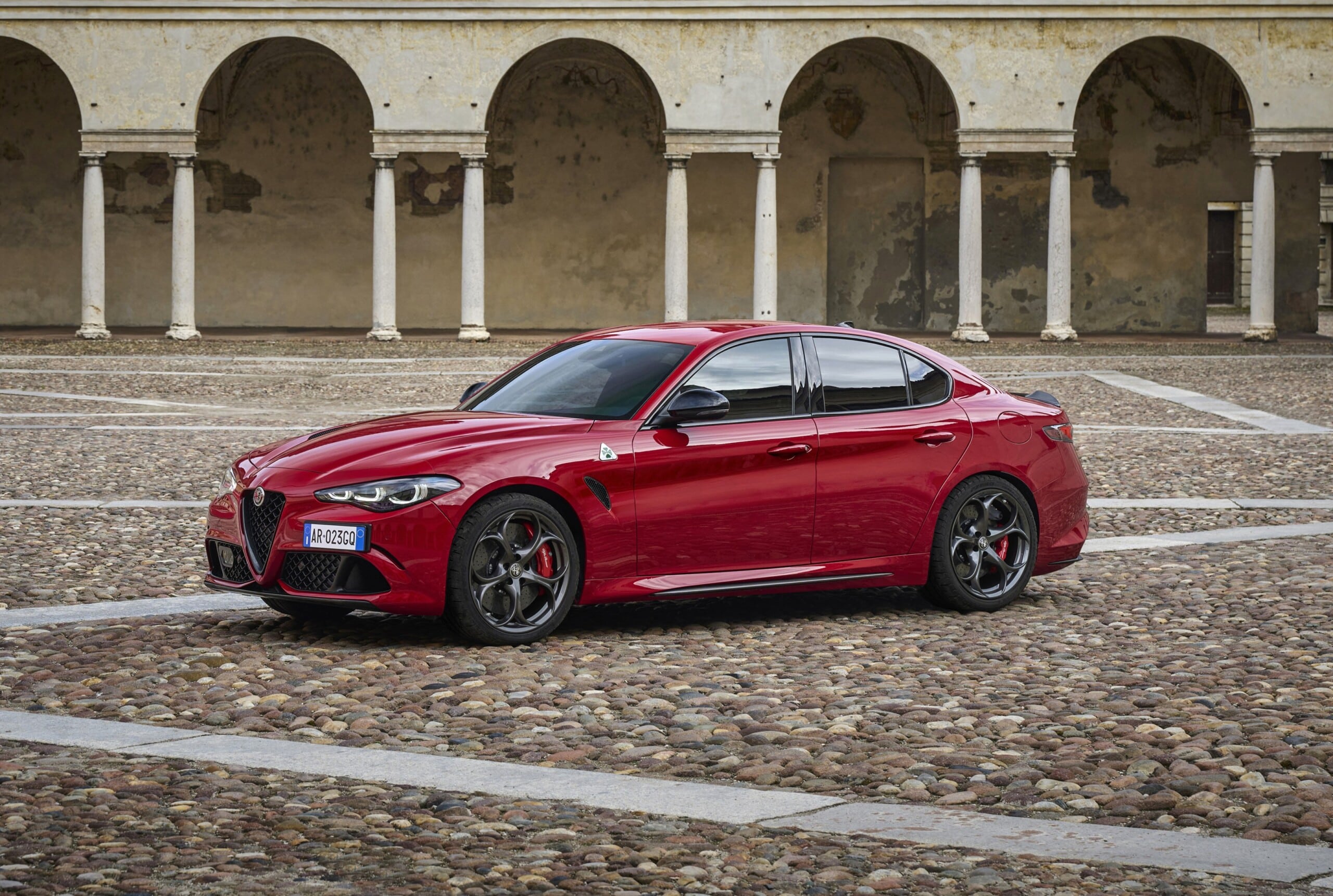 Alfa Romeo Giulia Quadrifoglio 2023