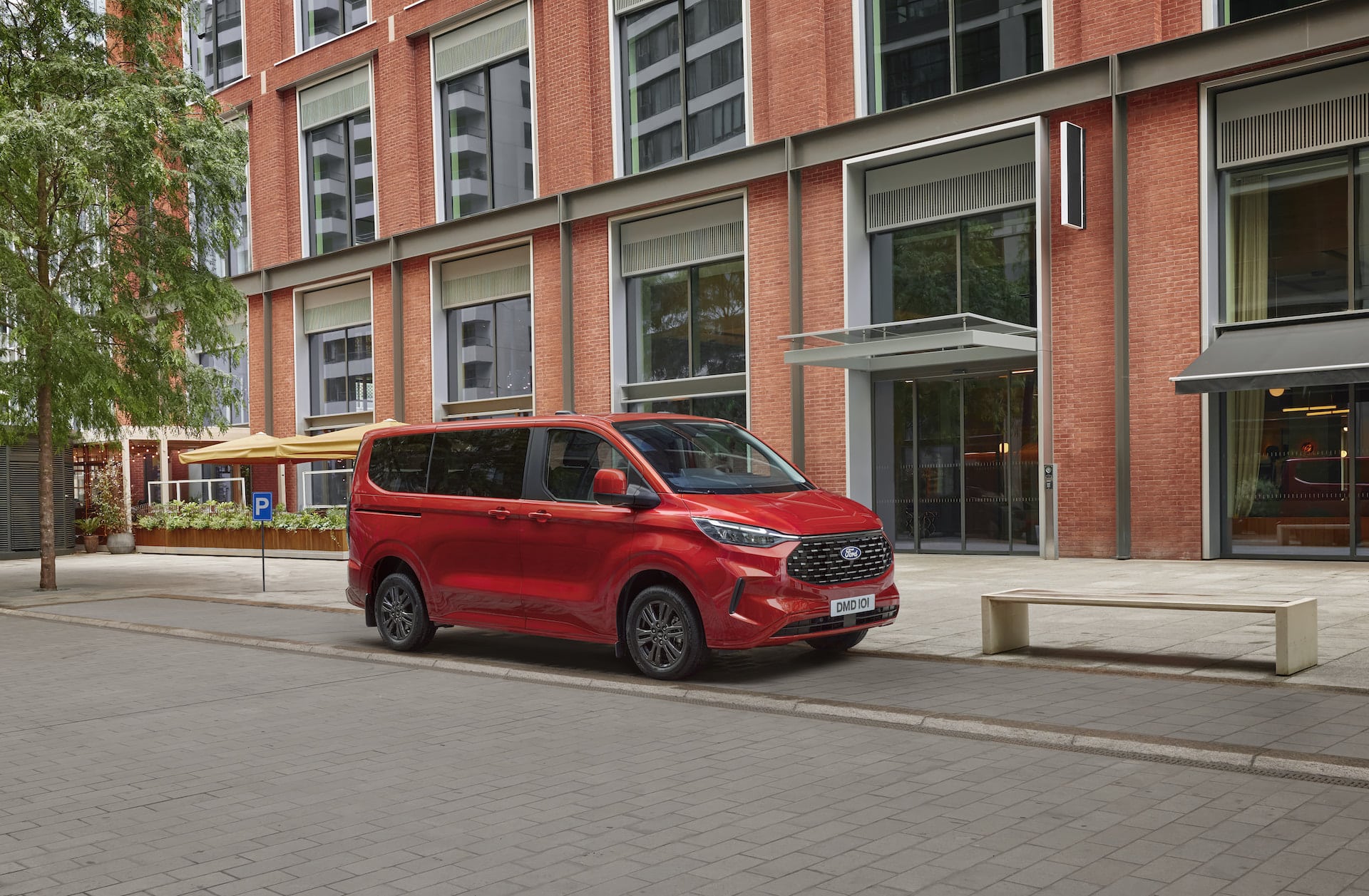 Ford Tourneo Custom: configurazione, prezzi e allestimenti