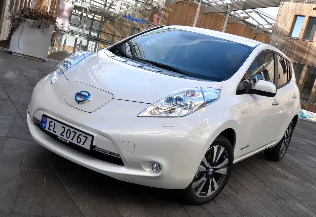 Nissan Leaf norvegi copia