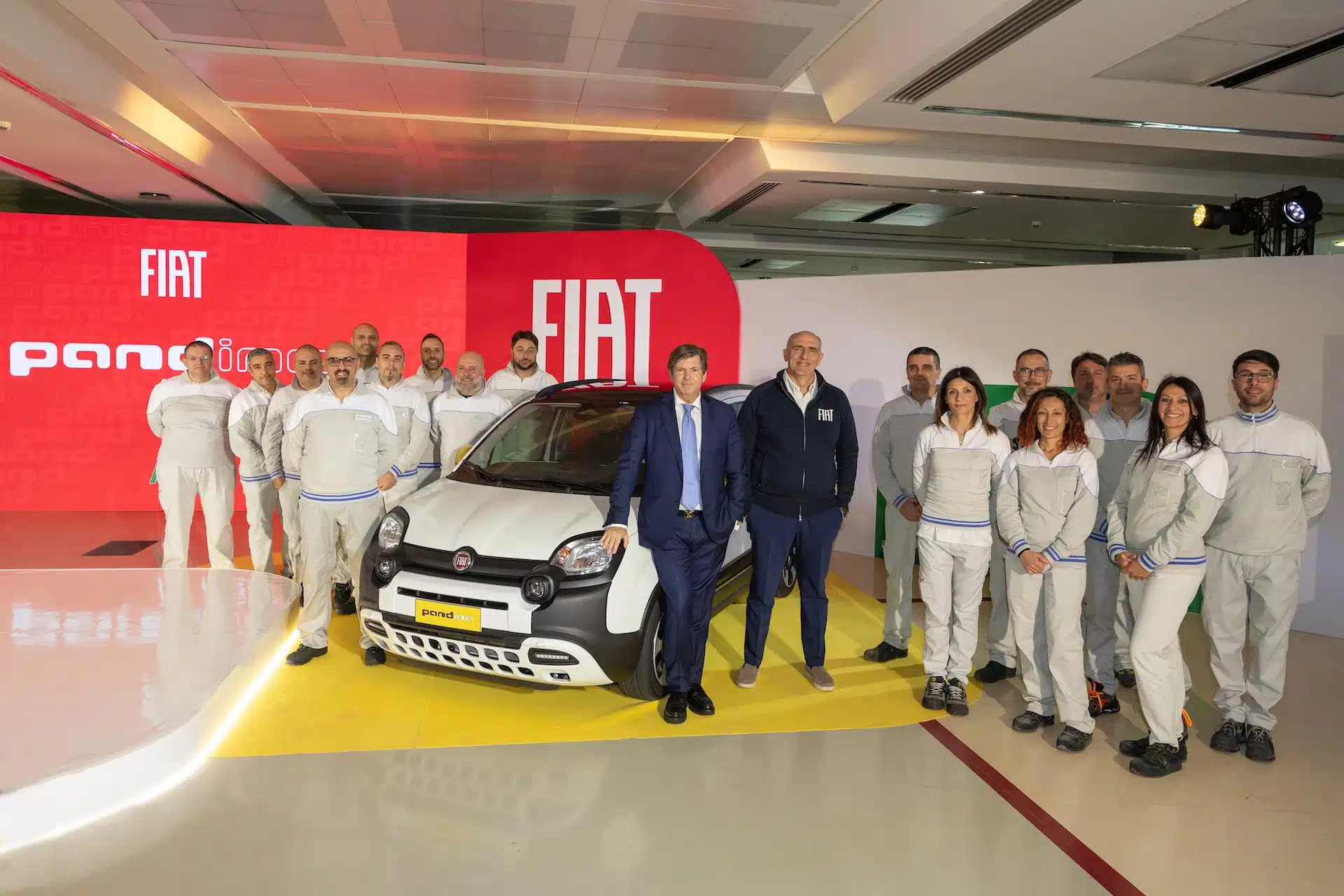 FIAT Panda a Pomigliano fino al 2027: arriva la Pandina