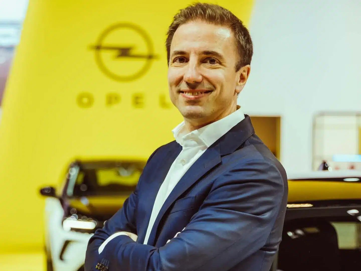 Opel, solo auto elettriche dal 2025: “Dobbiamo renderle accessibili”