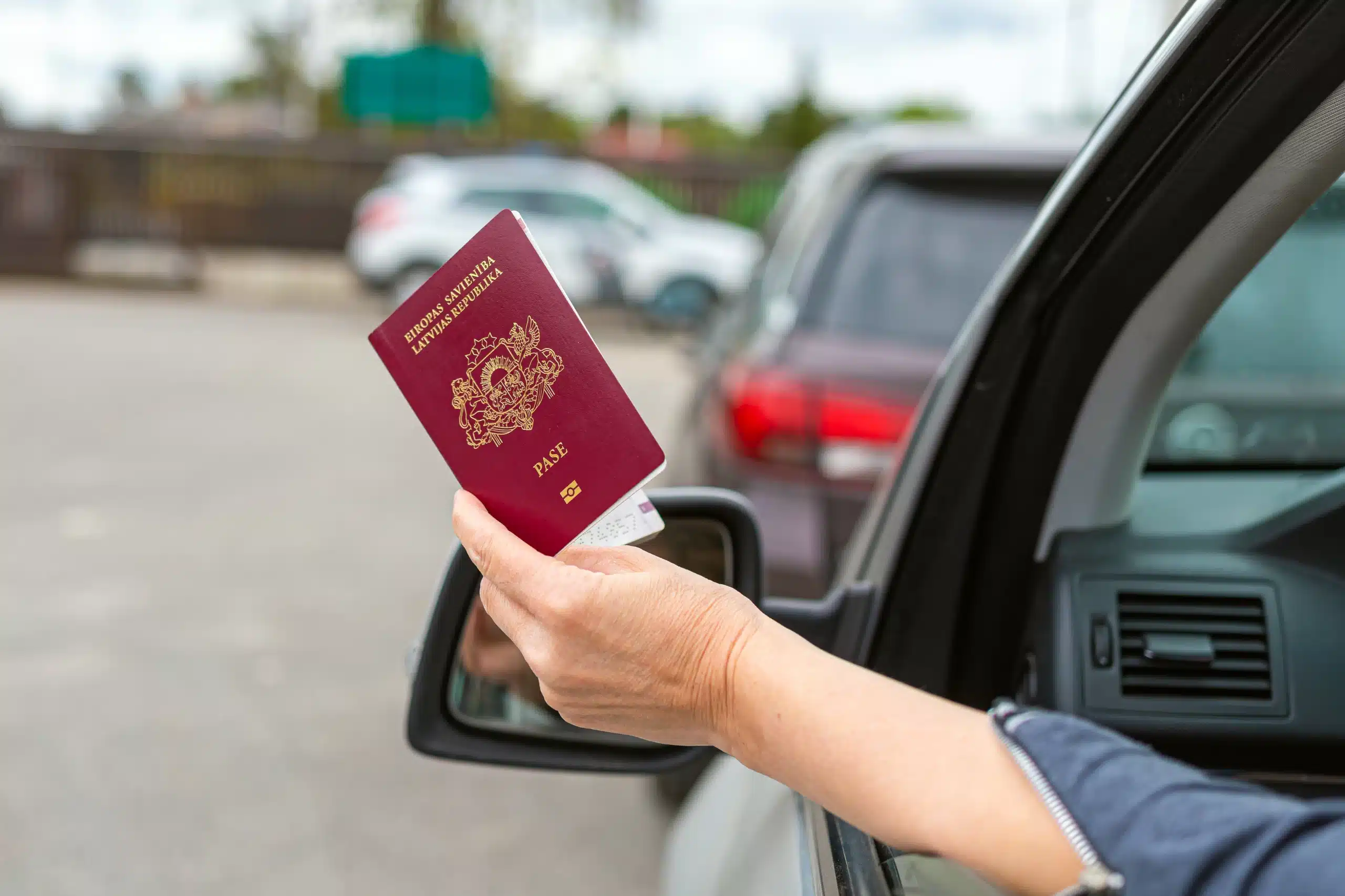 passaporto in macchina multa estera