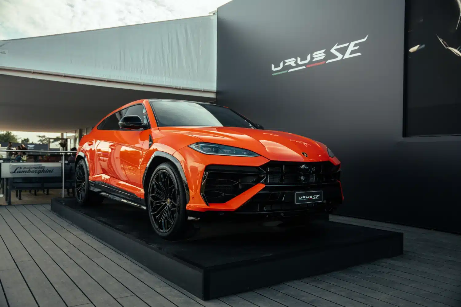 Lamborghini Urus SE: il SUV plug-in a Goodwood