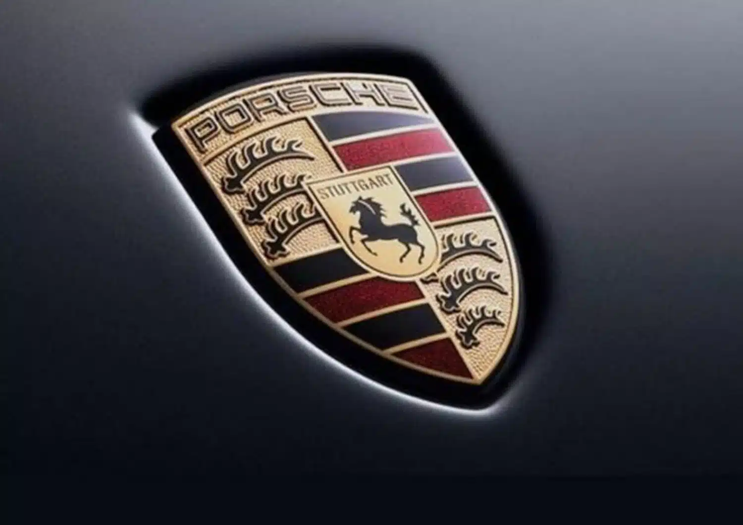 Porsche torna indietro: ritorno ai motori termici ed elettrificati