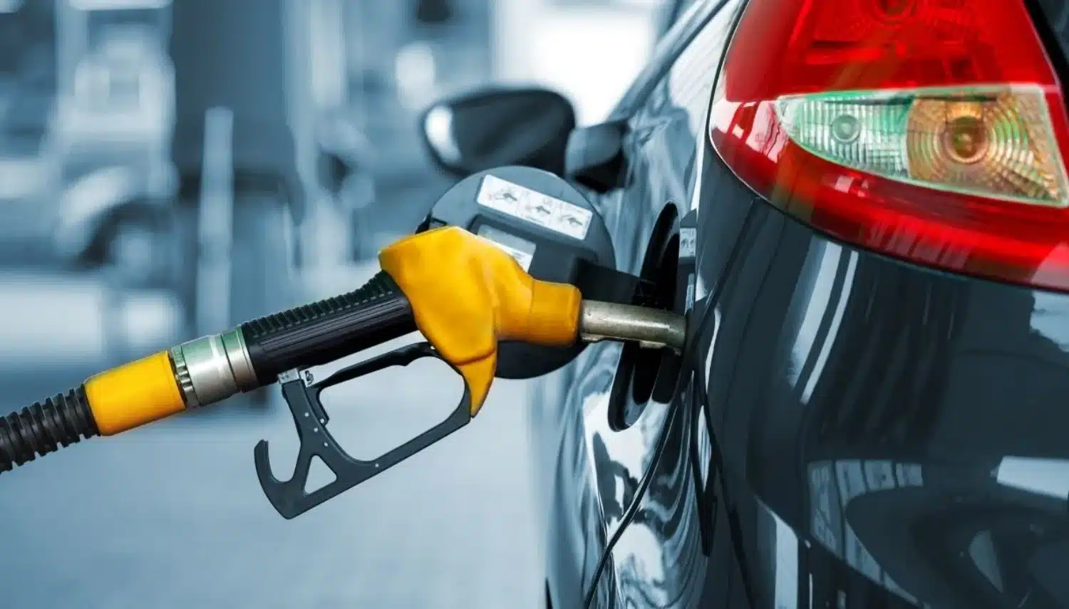 Regno Unito: stop a benzina e Diesel anticipato al 2030