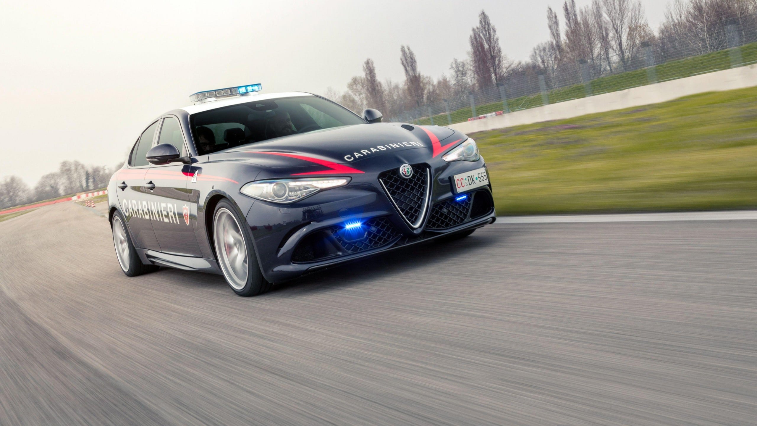 Giulia Quadrifoglio carabinieri