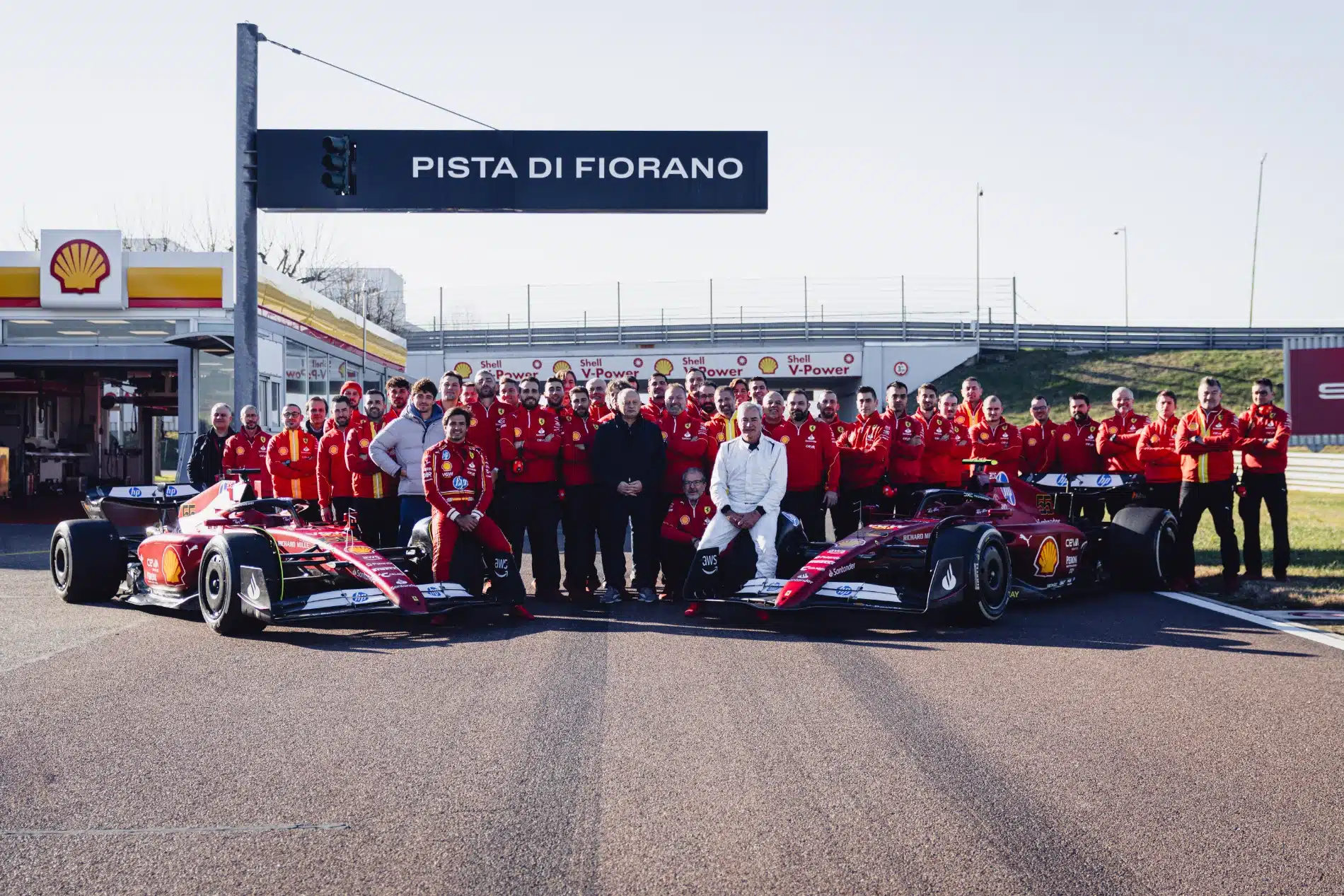 carlos sainz sr drive ferrari