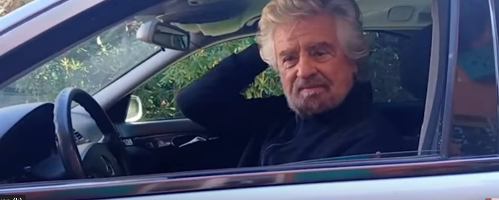 Grillo su un carro funebre Mercedes lancia un nuovo movimento politico