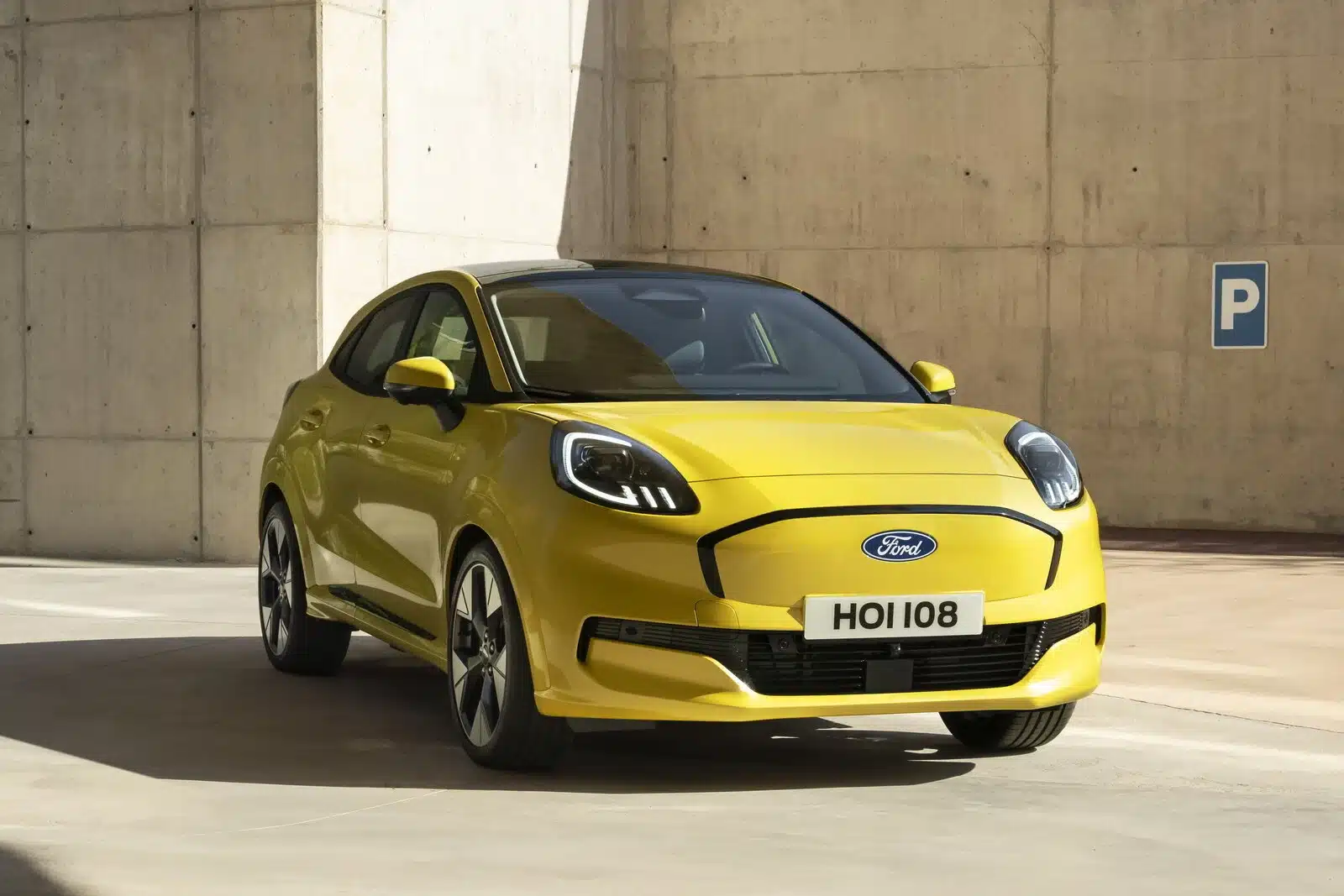 Ford Puma Gen-E, parte da 32.950 euro la versione elettrica da 168 CV e 376 km di autonomia